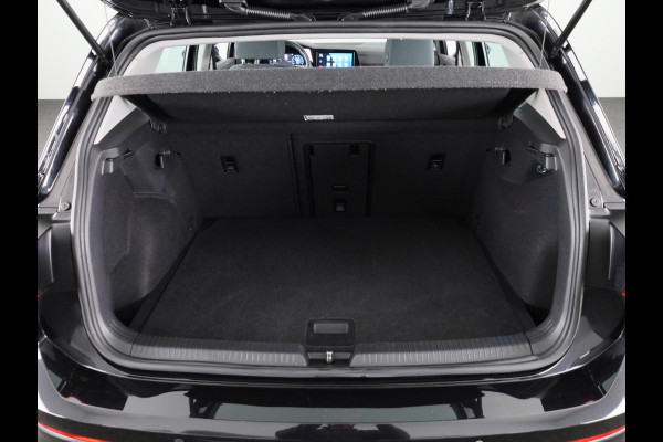 Volkswagen Golf 1.5 TSI Life 130 pk | Navigatie | Parkeersensoren | Adaptieve cruise control | Stoelverwarming | Apple Carplay/Android Auto |