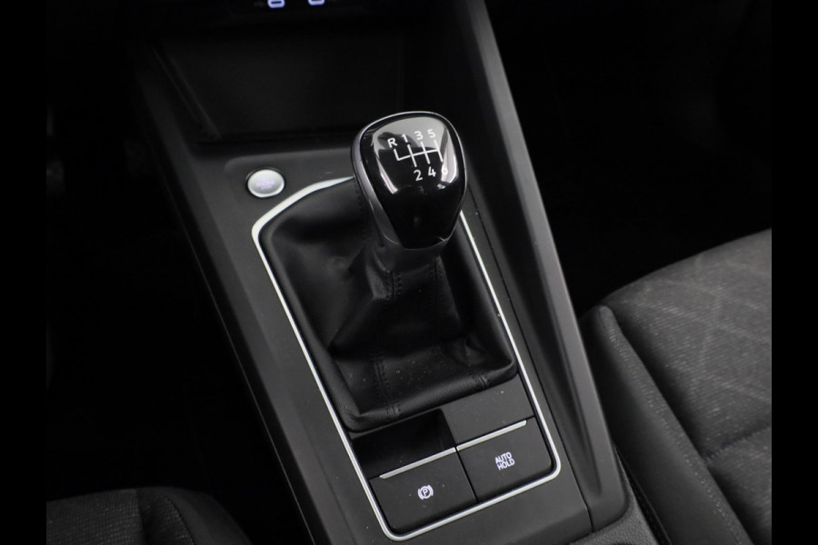 Volkswagen Golf 1.5 TSI Life 130 pk | Navigatie | Parkeersensoren | Adaptieve cruise control | Stoelverwarming | Apple Carplay/Android Auto |