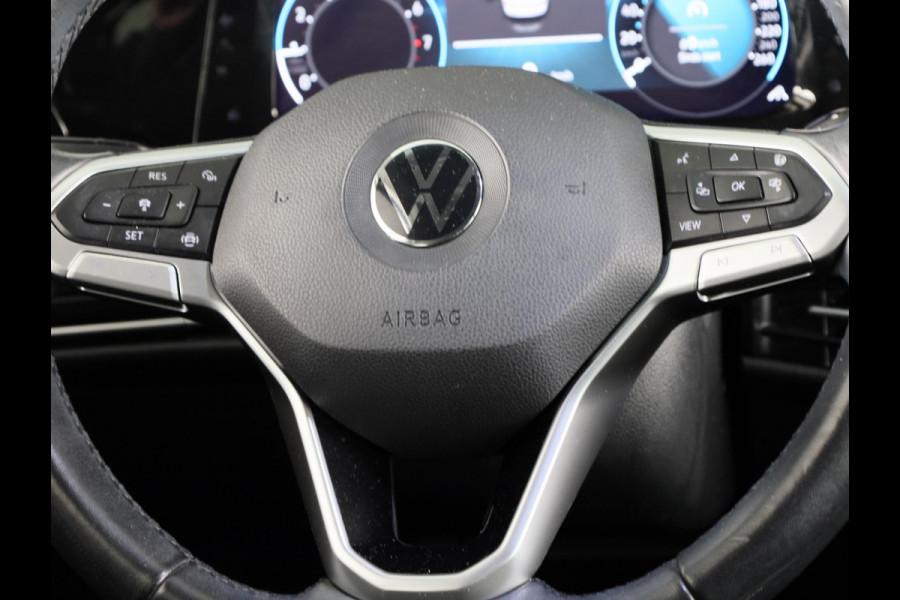 Volkswagen Golf 1.5 TSI Life 130 pk | Navigatie | Parkeersensoren | Adaptieve cruise control | Stoelverwarming | Apple Carplay/Android Auto |