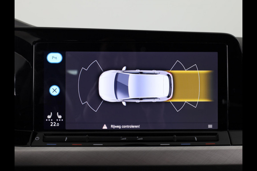 Volkswagen Golf 1.5 TSI Life 130 pk | Navigatie | Parkeersensoren | Adaptieve cruise control | Stoelverwarming | Apple Carplay/Android Auto |