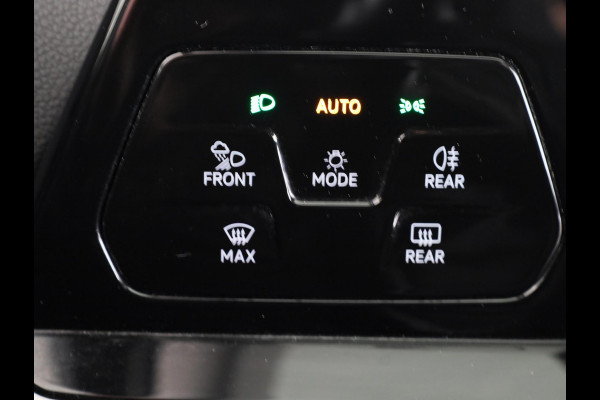 Volkswagen Golf 1.5 TSI Life 130 pk | Navigatie | Parkeersensoren | Adaptieve cruise control | Stoelverwarming | Apple Carplay/Android Auto |