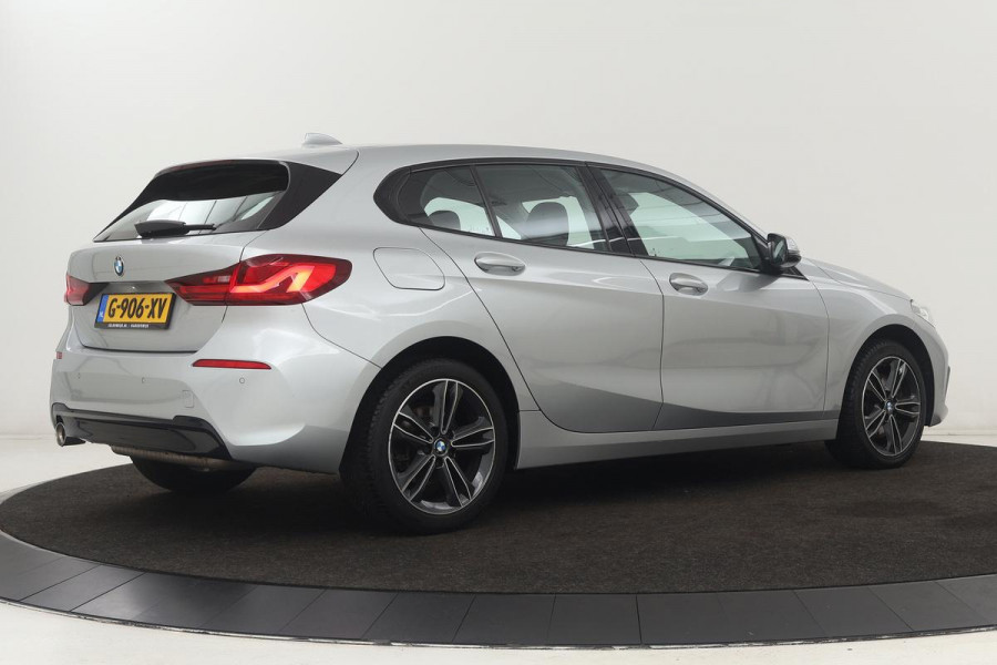 BMW 1-serie 118i Executive Edition | Sport Line | Carplay | Full LED | Sportstoelen | Climate control | Navigatie | Parkeerhulp | Live Cockpit | Cruise control
