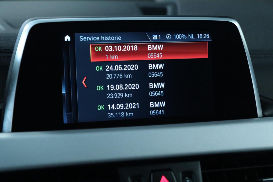 BMW X2 SDrive18i / LED / CRUISE / LEDER / PDC V+A / NAVI