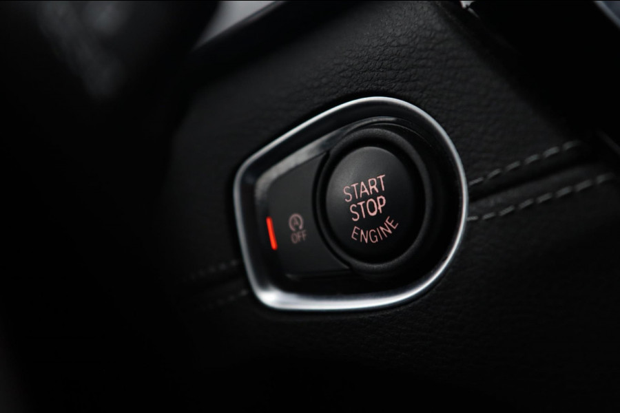 BMW X2 SDrive18i / LED / CRUISE / LEDER / PDC V+A / NAVI