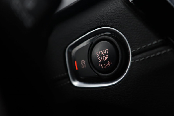 BMW X2 SDrive18i / LED / CRUISE / LEDER / PDC V+A / NAVI