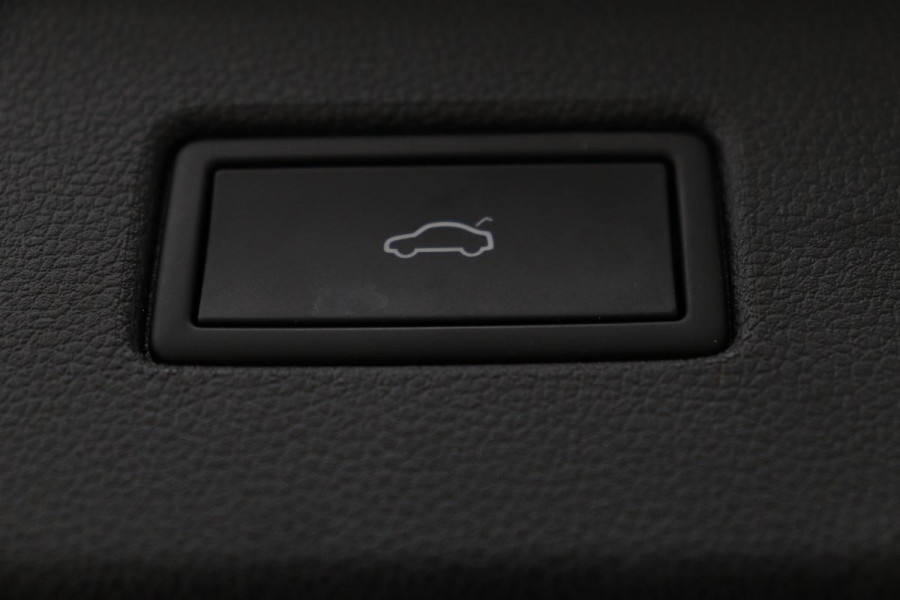 Volkswagen Tiguan 1.5 TSI R-Line | Panoramadak | 360 camera | Trekhaak | Full LED | Stoelverwarming | Carplay | Harman-Kardon | Adaptive cruise | Navigatie