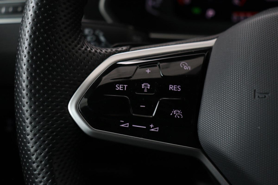 Volkswagen Tiguan 1.5 TSI R-Line | Panoramadak | 360 camera | Trekhaak | Full LED | Stoelverwarming | Carplay | Harman-Kardon | Adaptive cruise | Navigatie
