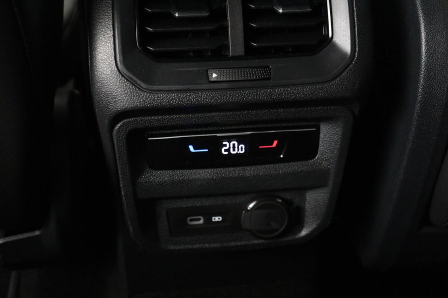 Volkswagen Tiguan 1.5 TSI R-Line | Panoramadak | 360 camera | Trekhaak | Full LED | Stoelverwarming | Carplay | Harman-Kardon | Adaptive cruise | Navigatie
