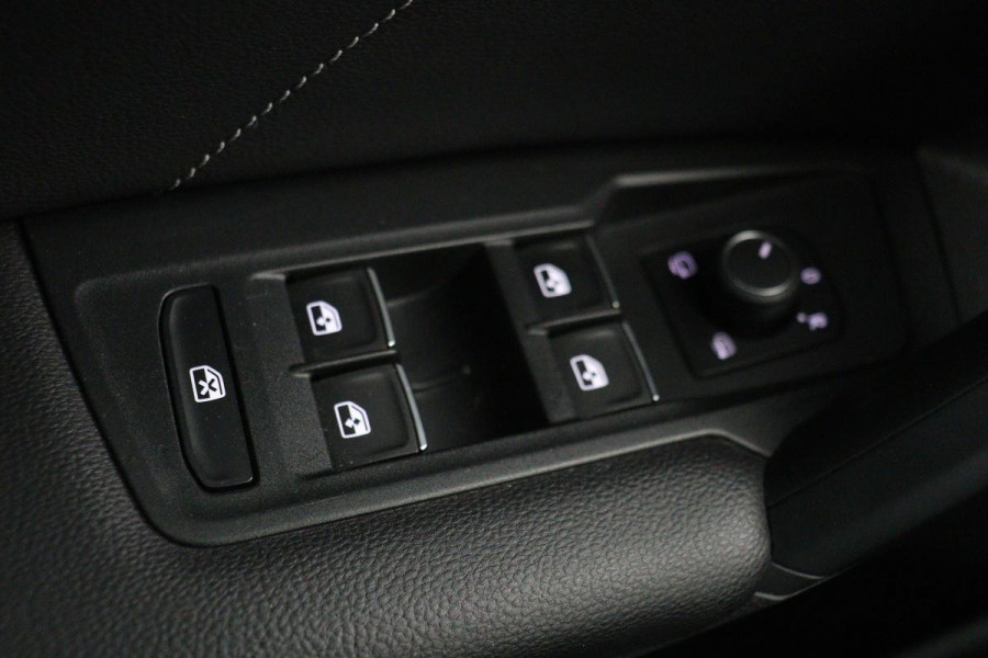 Volkswagen Tiguan 1.5 TSI R-Line | Panoramadak | 360 camera | Trekhaak | Full LED | Stoelverwarming | Carplay | Harman-Kardon | Adaptive cruise | Navigatie
