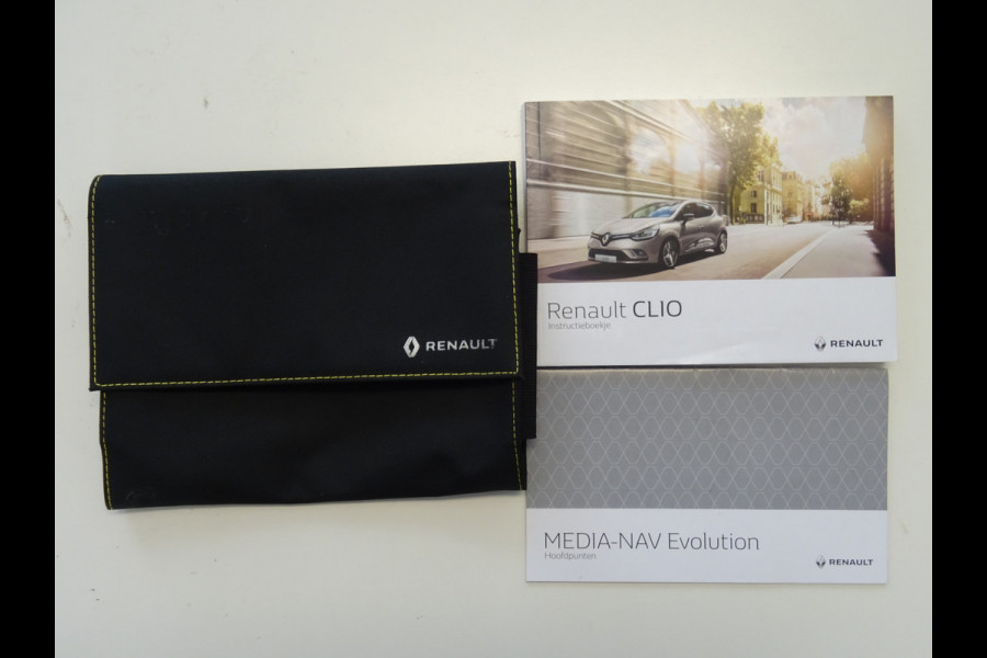 Renault Clio 0.9 TCe Limited * PDC * TREKHAAK * DEALER ONDERH. !!