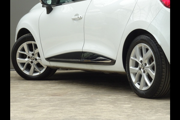 Renault Clio 0.9 TCe Limited * PDC * TREKHAAK * DEALER ONDERH. !!