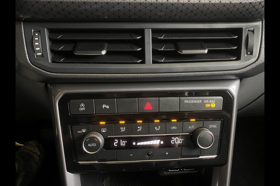 Volkswagen T-Cross 1.0 TSI Style trekhaak afn. | navi cruise control | automaat
