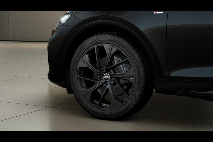 Audi Q5 50 TFSI e S edition Competition trekhaak, panoramadak, adaptive cruise control, comfortsleutel