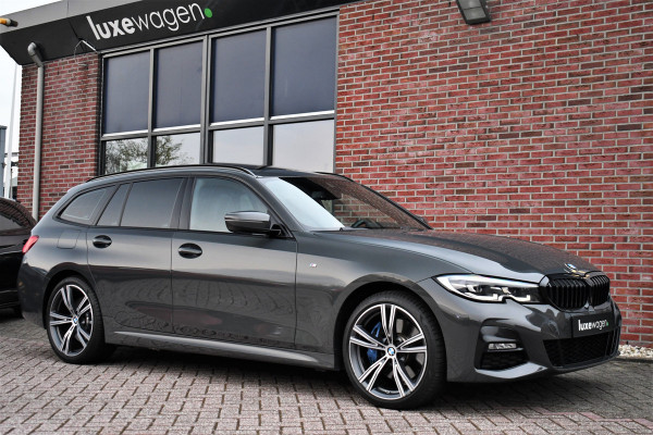 BMW 3 Serie Touring 330e xDrive M-Sport Dravit Pano HUD El-zetels Adp-demping Camera