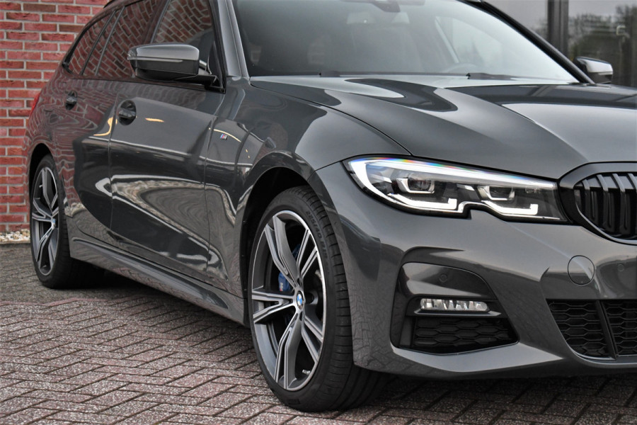 BMW 3 Serie Touring 330e xDrive M-Sport Dravit Pano HUD El-zetels Adp-demping Camera