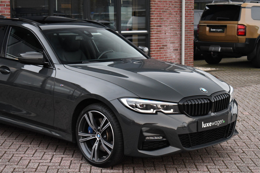 BMW 3 Serie Touring 330e xDrive M-Sport Dravit Pano HUD El-zetels Adp-demping Camera