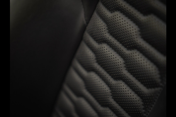 Audi RS Q8 Quattro | Akrapovic | B&O | Stoelventilatie | Pano-dak | Massage | Head-up | Adapt. cruise