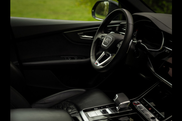 Audi RS Q8 Quattro | Akrapovic | B&O | Stoelventilatie | Pano-dak | Massage | Head-up | Adapt. cruise