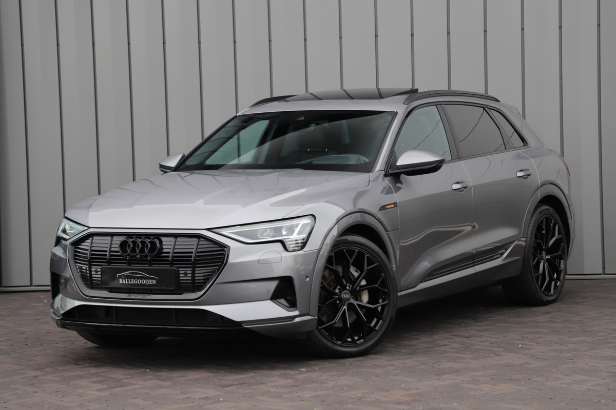 Audi e-tron 55 quattro 95 kWh S-line | 408PK | Luchtvering | Keyles-go | Head-up | Sfeerverlichting | Bang&Olufsen | Pano | Memory | 2019. Audi e-tron 55 quattro 95 kWh S-line | 408PK | Luchtvering | Keyles-go | Head-up | Sfeerverlichting | Bang&Olufsen | Pano | Memory | 2019.