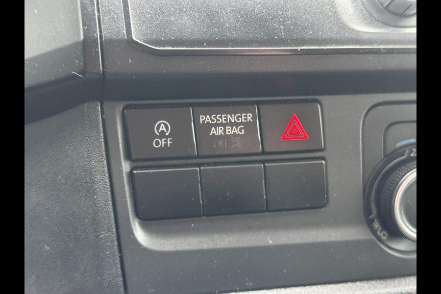 Volkswagen Transporter 2.0 TDI L2H1*AIRCO*NAVI*BLUETOOTH*HAAK*BETIMMERING