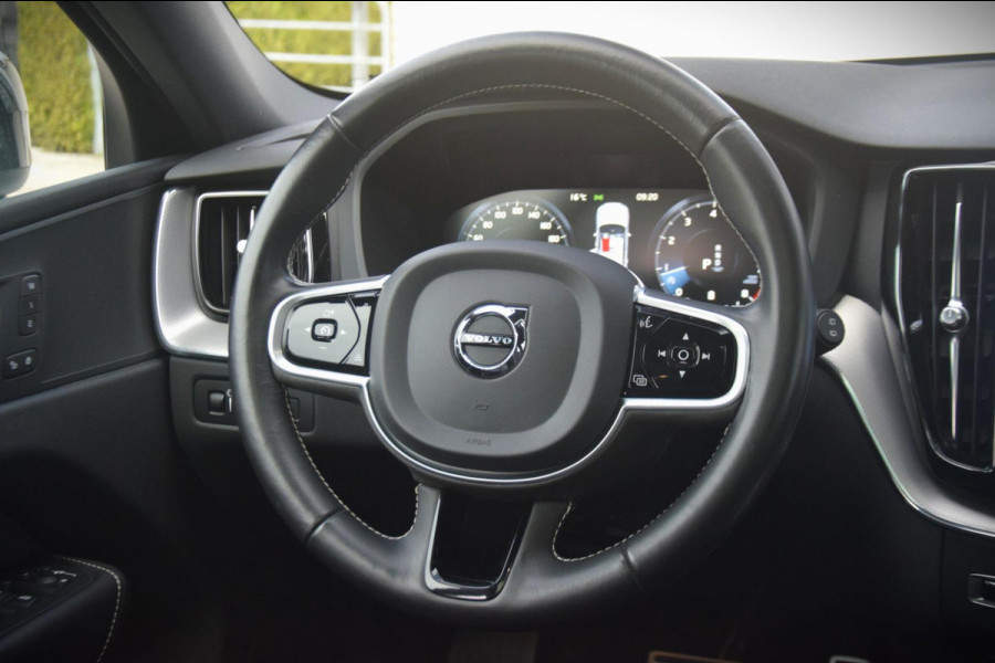 Volvo XC60 2.0 B5 R-Design Panoramadak
