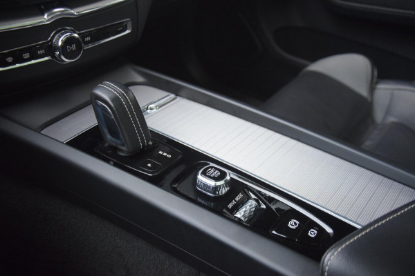 Volvo XC60 2.0 B5 R-Design Panoramadak