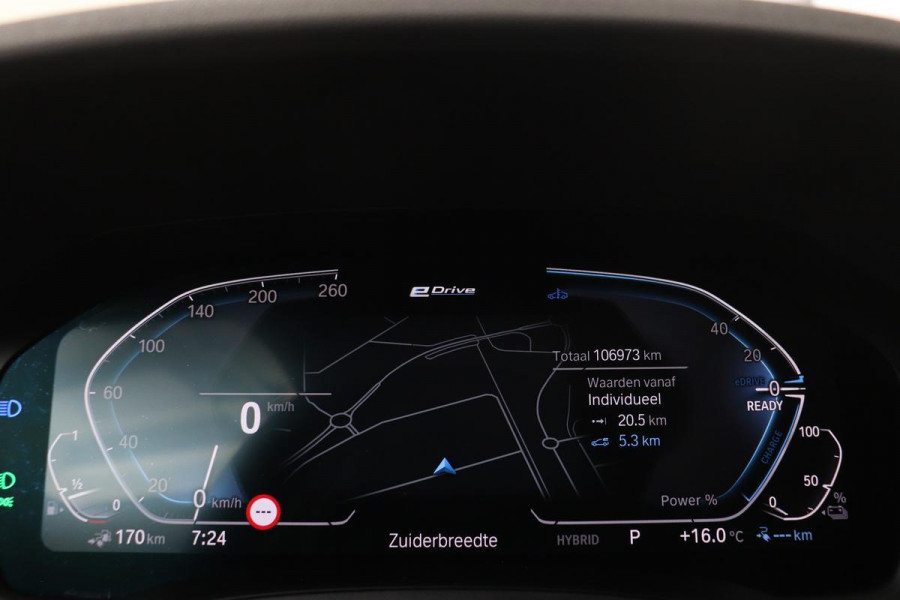 BMW 3-serie 330e Sport Line | Stoelverwarming | Carplay | Sportstoelen | Live Cockpit | Sfeerverlichting | PDC | Half leder | Navigatie | Full LED