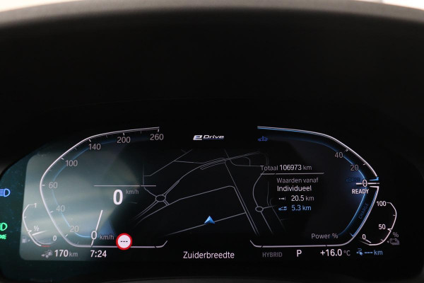 BMW 3-serie 330e Sport Line | Stoelverwarming | Carplay | Sportstoelen | Live Cockpit | Sfeerverlichting | PDC | Half leder | Navigatie | Full LED