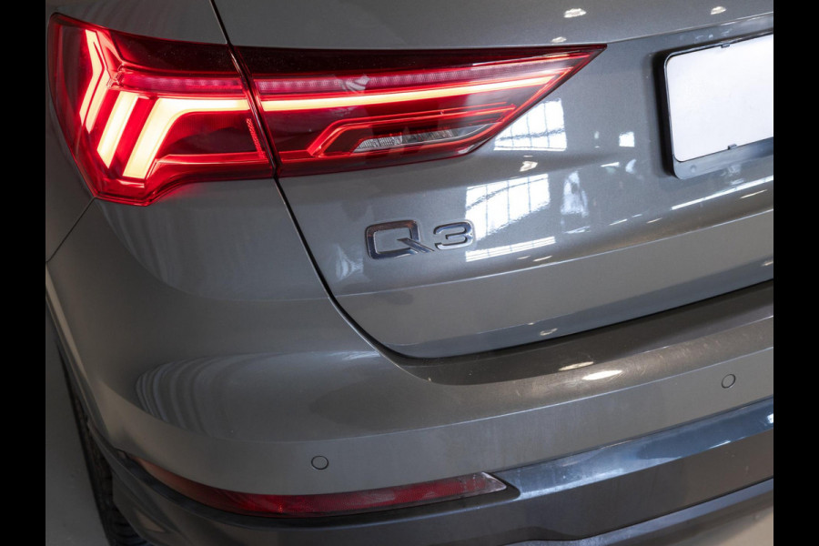 Audi Q3 35 TFSI Pro Line business / 150pk / Dodehoek herkenning / Stoelverwarming / Achteruitrij camera /