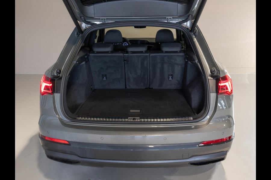 Audi Q3 35 TFSI Pro Line business / 150pk / Dodehoek herkenning / Stoelverwarming / Achteruitrij camera /