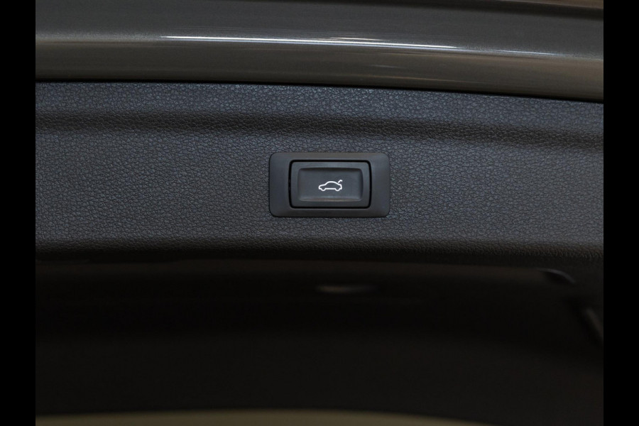 Audi Q3 35 TFSI Pro Line business / 150pk / Dodehoek herkenning / Stoelverwarming / Achteruitrij camera /