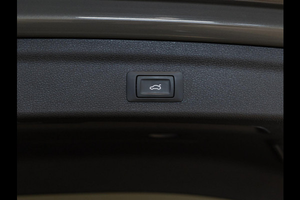 Audi Q3 35 TFSI Pro Line business / 150pk / Dodehoek herkenning / Stoelverwarming / Achteruitrij camera /