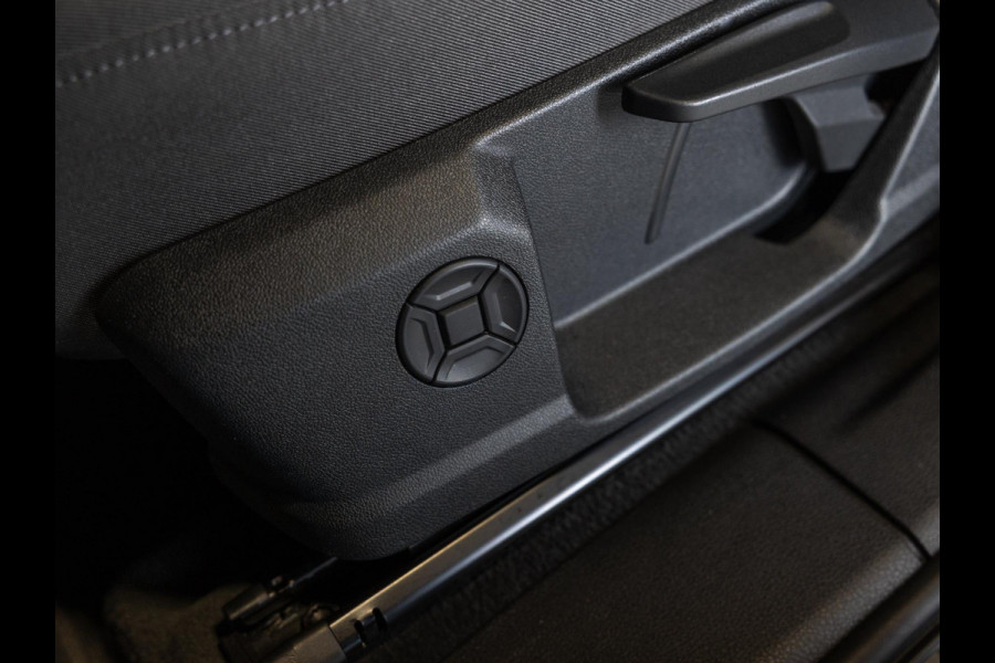 Audi Q3 35 TFSI Pro Line business / 150pk / Dodehoek herkenning / Stoelverwarming / Achteruitrij camera /