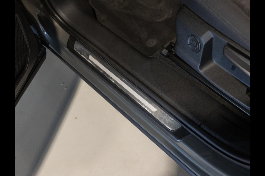 Audi Q3 35 TFSI Pro Line business / 150pk / Dodehoek herkenning / Stoelverwarming / Achteruitrij camera /