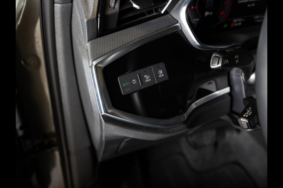 Audi Q3 35 TFSI Pro Line business / 150pk / Dodehoek herkenning / Stoelverwarming / Achteruitrij camera /