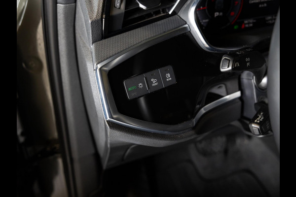 Audi Q3 35 TFSI Pro Line business / 150pk / Dodehoek herkenning / Stoelverwarming / Achteruitrij camera /