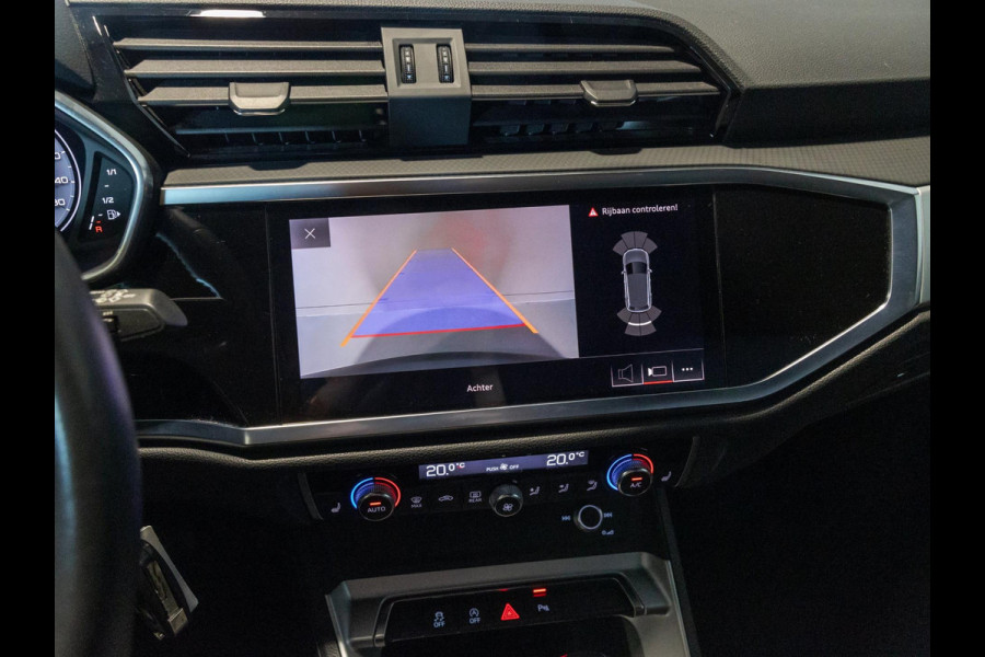 Audi Q3 35 TFSI Pro Line business / 150pk / Dodehoek herkenning / Stoelverwarming / Achteruitrij camera /
