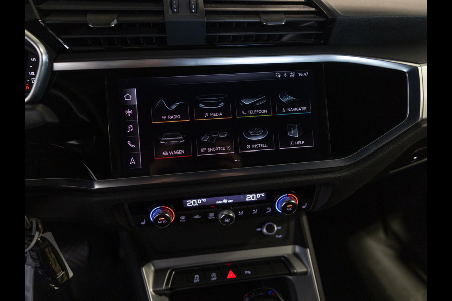 Audi Q3 35 TFSI Pro Line business / 150pk / Dodehoek herkenning / Stoelverwarming / Achteruitrij camera /