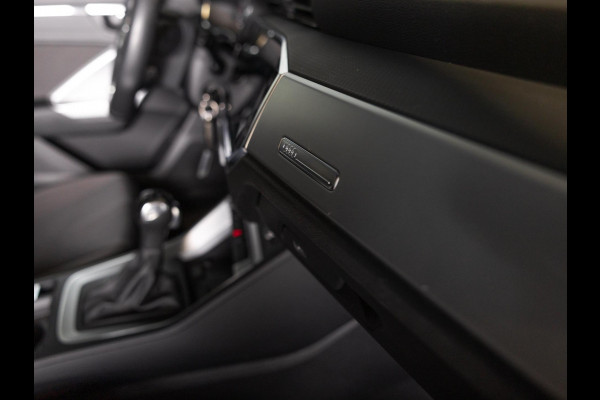 Audi Q3 35 TFSI Pro Line business / 150pk / Dodehoek herkenning / Stoelverwarming / Achteruitrij camera /