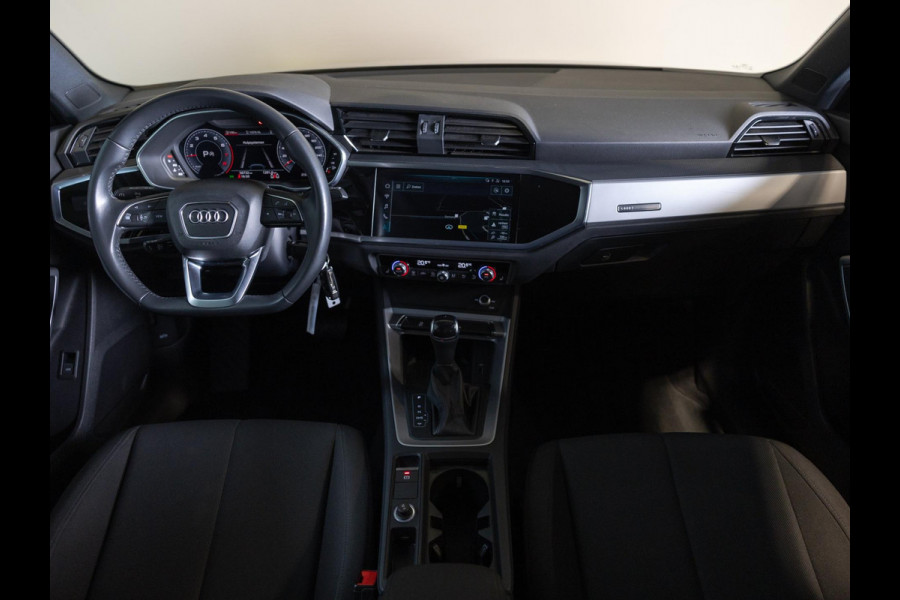 Audi Q3 35 TFSI Pro Line business / 150pk / Dodehoek herkenning / Stoelverwarming / Achteruitrij camera /