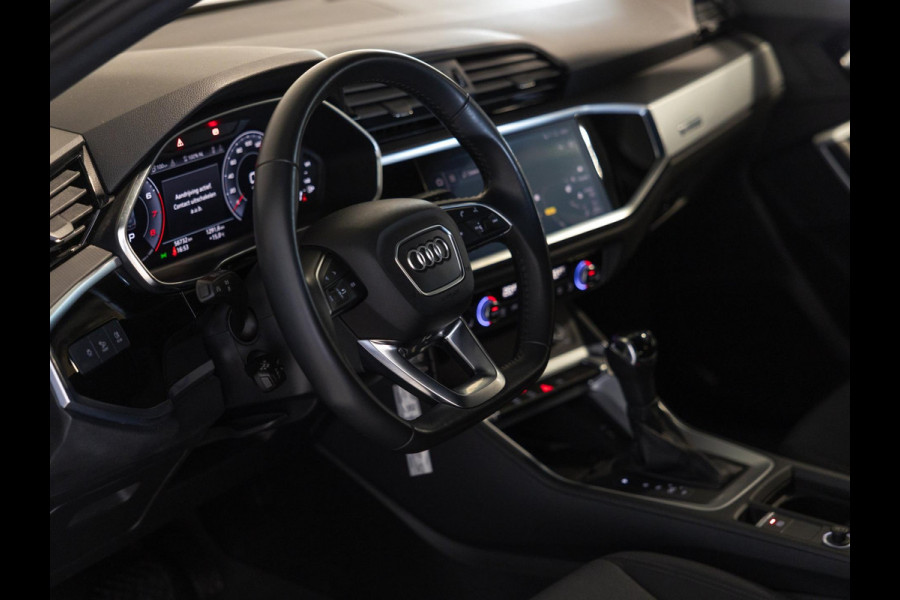 Audi Q3 35 TFSI Pro Line business / 150pk / Dodehoek herkenning / Stoelverwarming / Achteruitrij camera /