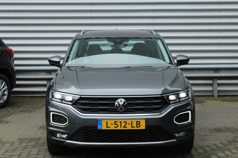 Volkswagen T-Roc 1.5 TSI 150pk Sport DSG7 NL-Auto NAP 43.290km Clima Cruise Navi Carplay Camera 17"LMV Afn. Trekhaak 1500kg