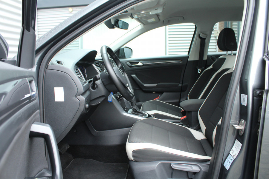 Volkswagen T-Roc 1.5 TSI 150pk Sport DSG7 NL-Auto NAP 43.290km Clima Cruise Navi Carplay Camera 17"LMV Afn. Trekhaak 1500kg