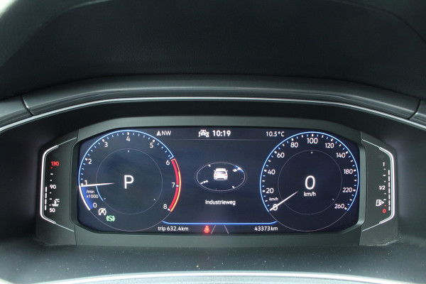 Volkswagen T-Roc 1.5 TSI 150pk Sport DSG7 NL-Auto NAP 43.290km Clima Cruise Navi Carplay Camera 17"LMV Afn. Trekhaak 1500kg