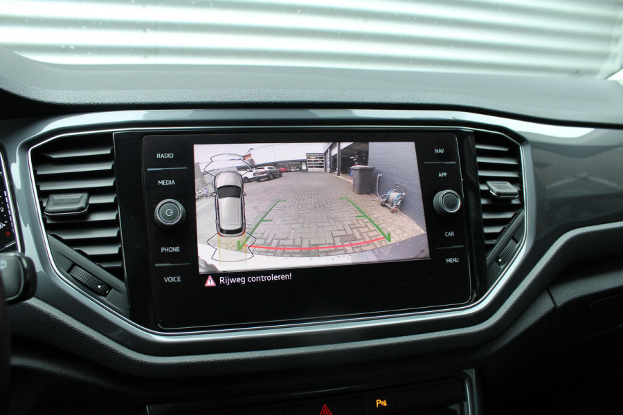 Volkswagen T-Roc 1.5 TSI 150pk Sport DSG7 NL-Auto NAP 43.290km Clima Cruise Navi Carplay Camera 17"LMV Afn. Trekhaak 1500kg