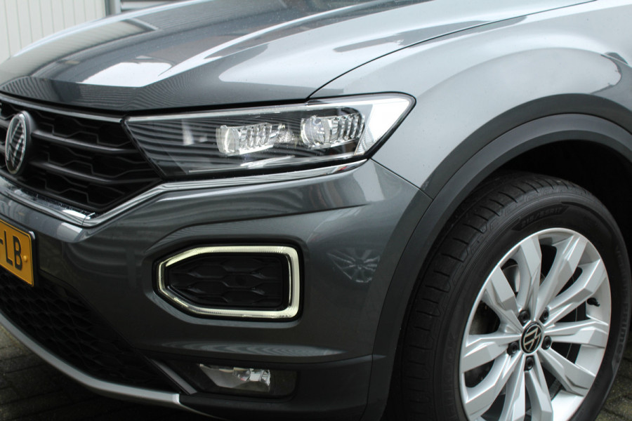 Volkswagen T-Roc 1.5 TSI 150pk Sport DSG7 NL-Auto NAP 43.290km Clima Cruise Navi Carplay Camera 17"LMV Afn. Trekhaak 1500kg