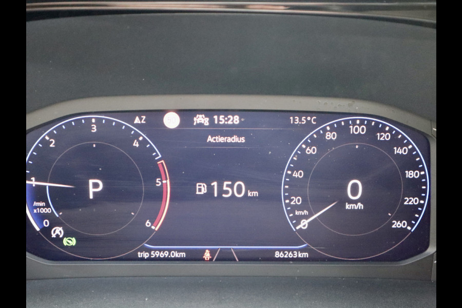 Volkswagen Transporter 2.0 TDI 204PK CARAVELLE LUXE DUBBELE CABINE