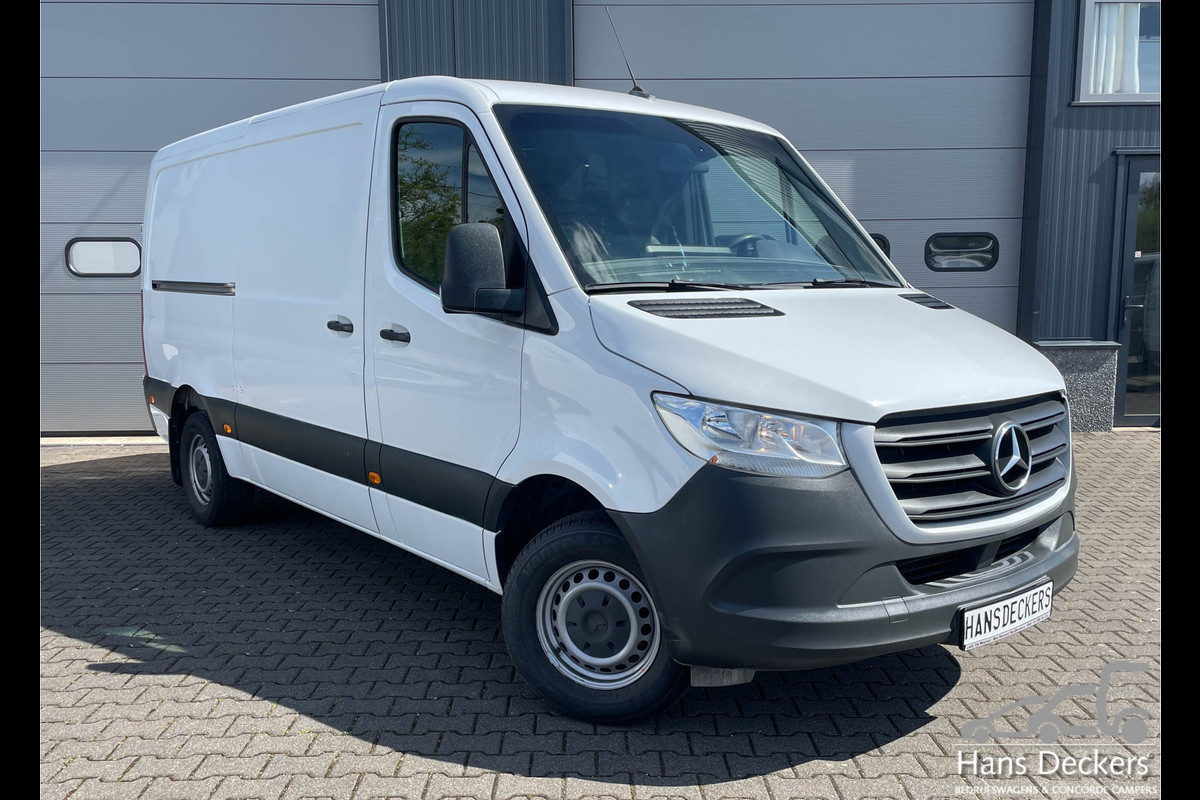 Mercedes-Benz Sprinter 316 L2 H1 Automaat Trekhaak Airco 2800 kg Trekhaak Inrichting 163pk Camera Navi Leder BPM Vrij Mercedes-Benz Sprinter 316 L2 H1 Automaat Trekhaak Airco 2800 kg Trekhaak Inrichting 163pk Camera Navi Leder BPM Vrij