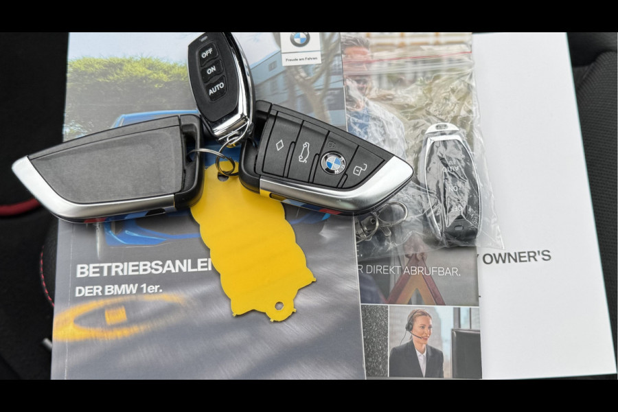 BMW 1-serie 128ti Aut | Pano | Sportuitl | Leer-Alcant nieuwstaat