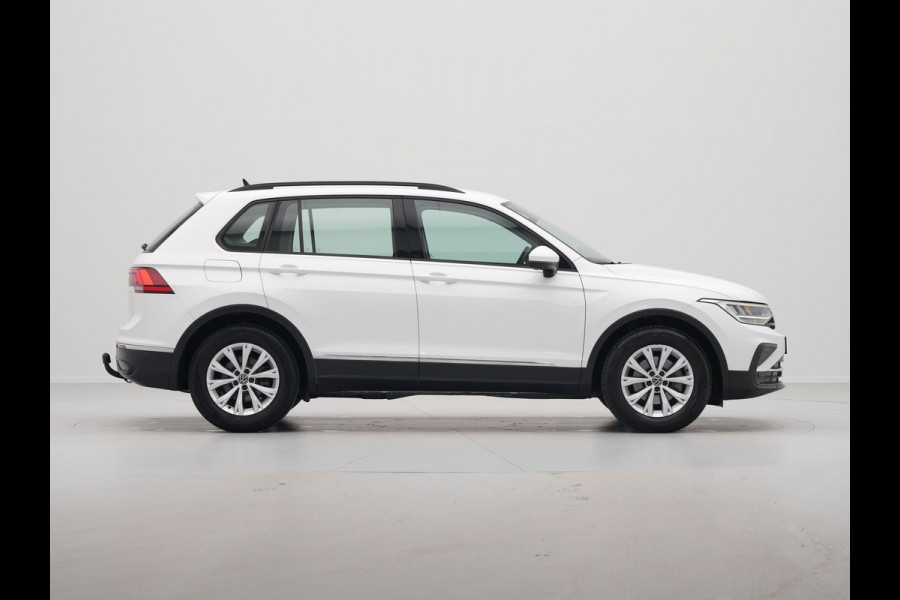 Volkswagen Tiguan 1.5 TSI 130pk Life Business Navigatie Trekhaak Stoelverwarming Acc 83